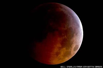 US sky-watchers ready for total lunar eclipse today