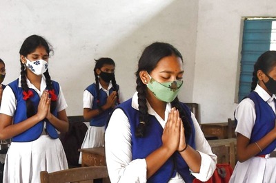 65% Teachers Over-burdened, 92% Call for Need for Training: NAS Report