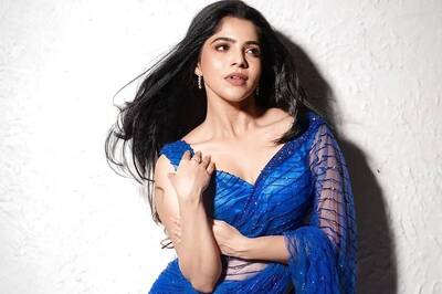 Divya Bharthi Amps Up Summer Ethnic Style In Blue Sheer Sequin Saree