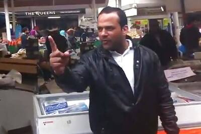 UK: Pak fish seller's song becomes a hit on the web