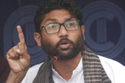 Jignesh Mevani's Challenges PM Modi 'Pushpa' Style, Says He is Fire Not Flower