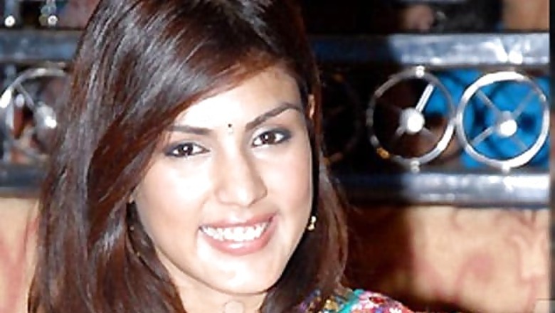 Telugu actress Rhea ready for item numbers