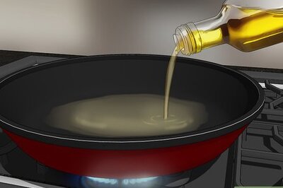 How to Make Fried Eggs for a Crowd