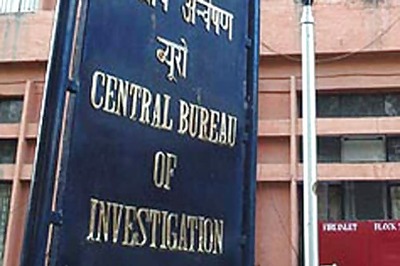 CBI recovers Rs 10 lakh from drain near Railway officer's residence