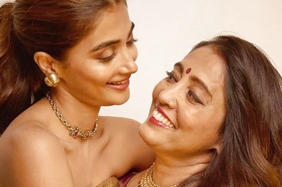 Pooja Hegde's Childhood Picture With Her Mother Is Pure Love
