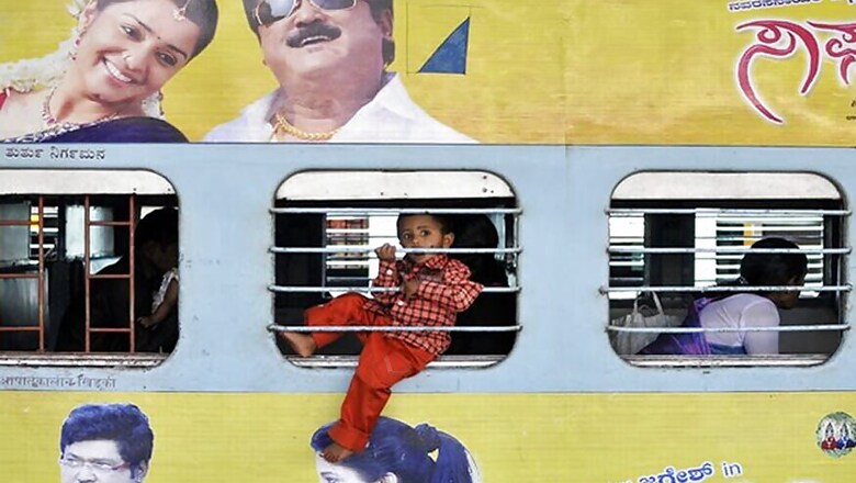 PAC Finds Irregularities in Award of Ad Contracts in Railways