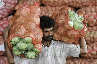 Food inflation turns negative; drops to -3.36 pc