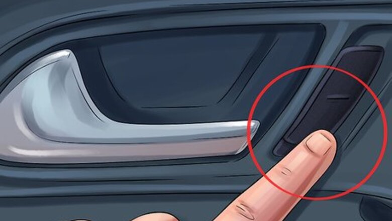 How to Travel Safely with Your Dog in the Car