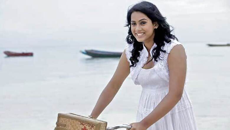 Post exams Thulasi Nair resumes shooting for 'Yaan'