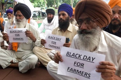 Opposition Parties Unite to Challenge Contentious Farm Bills to be Tabled in Rajya Sabha Today; BJP Issues Whip