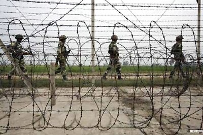J&K: Gunbattle on for over 15 hours to flush out terrorists holed up near Keran along the LoC
