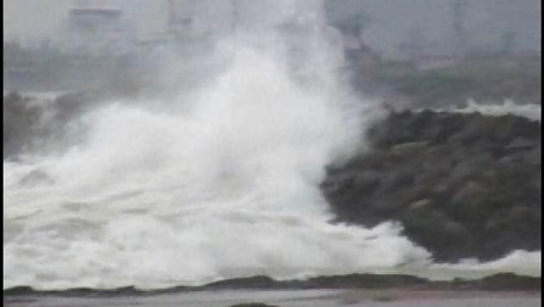 AP: Rains in Machilipatnam, cyclone Helen to hit coast today