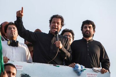 Pakistan Opposition Leader Imran Khan Under 'Virtual House Arrest'
