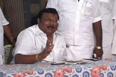 DMK tussle: Alagiri meets Karunanidhi after he was warned