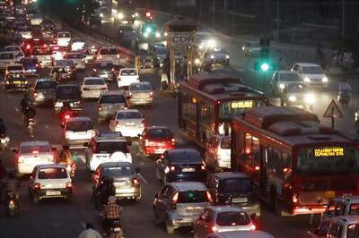 Dhanteras rush slows down traffic on Delhi roads