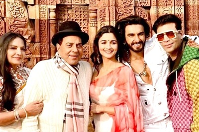 Dharmendra Poses With Alia Bhatt, Ranveer Singh in Priceless Pic From 'Rocky Aur Rani' Shoot