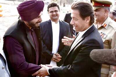 Banners Hailing Navjot Sidhu, Imran Khan as 'Real Heroes' of Kartarpur Corridor Project Surface in Amritsar