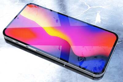 Apple May Finally Ditch the iPhone Notch in Favour of a Hole-Punch Design in 2022: Kuo