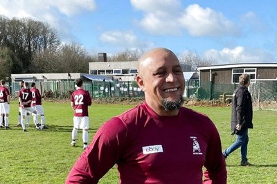Brazil Football Great Roberto Carlos Plays for English Pub Team