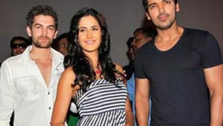 Pics: Katrina, John, Neil sell New York to viewers!