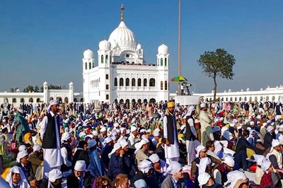 Sikh 'Jatha' from India to Visit Nankana Sahib in Pakistan on 551st Birth Anniversary of Guru Nanak