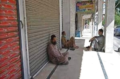 Pakistan to Impose Lockdown in Cities if Surge in Covid-19 Cases Continues: Minister