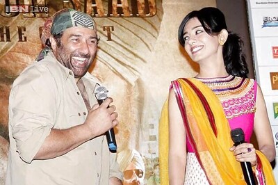 Amrita Rao admires watching Sunny Deol's action scenes