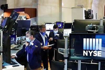 Nasdaq Slides As Tech Rout Deepens, Tesla Hits Three-week Low