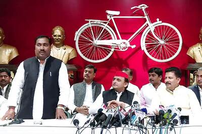 UP Minister SP Maurya’s Nephew Pramod Maurya Joins Samajwadi Party, Says His Uncle May Also Join SP