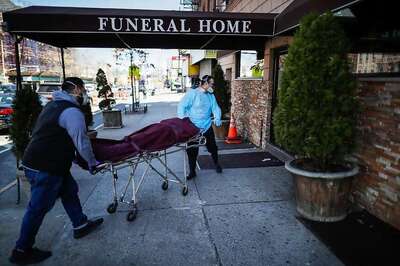 US Marks 160,000 Covid-19 Deaths as Relief Talks Fail in Washington