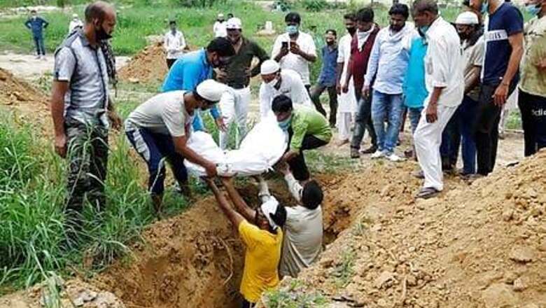 Tiny Maharashtra Village Offers Window Into India's Surging Covid-19 Caseload