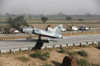 IAF tests Yamuna Expressway's usability as a runway, lands Mirage-2000 fighter jet on it