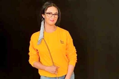 How to Dress Like Nerd? Take a Cue From Actress Divyanka Tripathi Dahiya