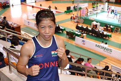 Mary Kom, Sarita do India proud