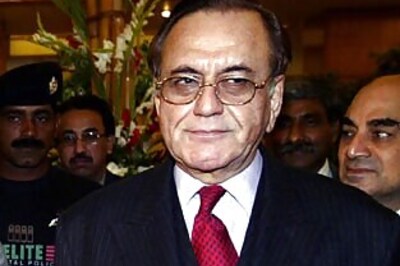 Let's try and make things better: Former Pak minister