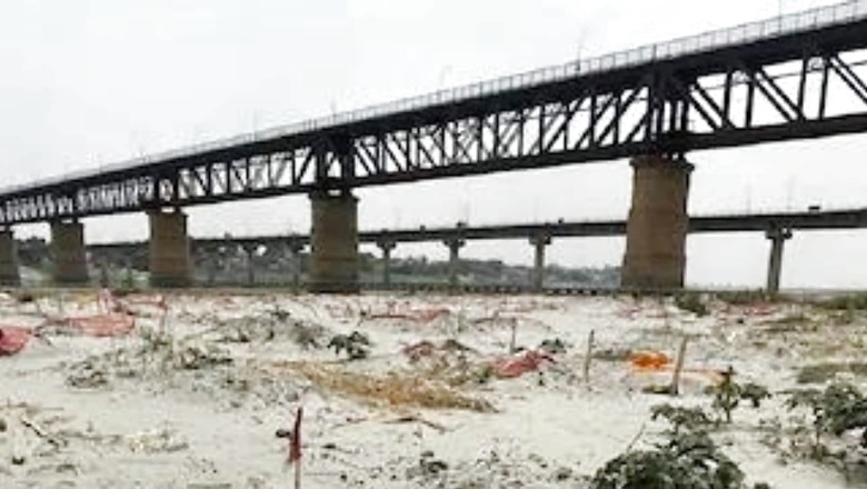 'Age-old Custom': Reappearance of Bodies Alongside Ganga in Prayagraj Contradicts Unaccounted Covid Death Claims | Exclusive