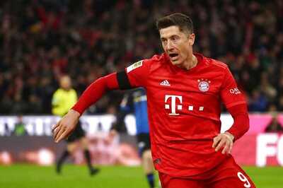 Robert Lewandowski Out for Four Weeks With Knee Injury, Polish Star Says He Will Be Back Soon