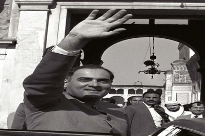Rajiv Gandhi remembered on 71st birth anniversary