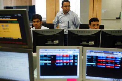 Sensex falls for 3rd day, loses 208 points as IT, realty stocks hit