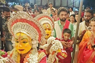 KGF Actress Srinidhi Shetty Attends Daiva Kola Performance At Karnataka's Talipady