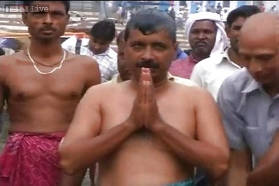 Kejriwal to reach Varanasi today, likely to stay there till poll day