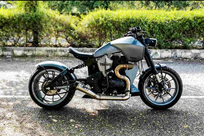 This Royal Enfield Thunderbird 350 Modified Into a Bobber is Deservingly Called 'Yodha'