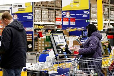 UN Report: 1 Billion Meals Wasted Daily Even As One Third Of Humanity Faces Food Insecurity