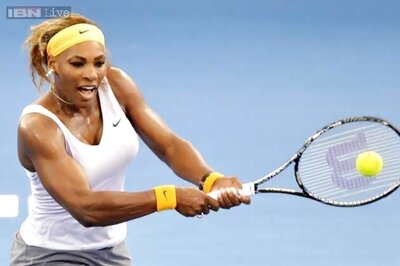 Serena beats Sharapova in Brisbane semi-finals