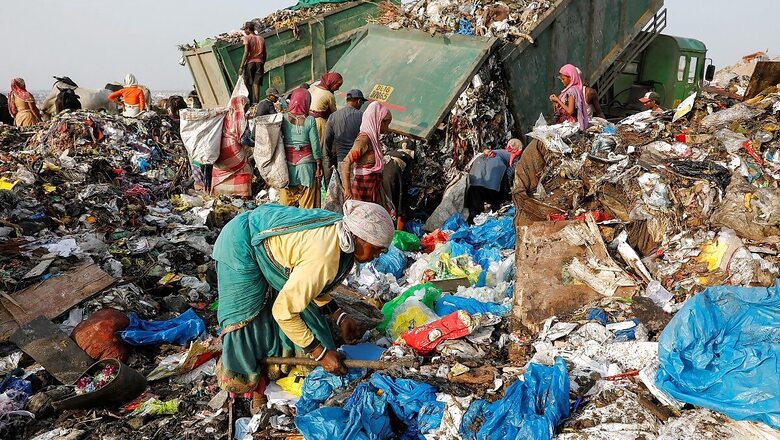 'What if we Die?': Scavengers in India Risk Health to Sift Coronavirus Debris