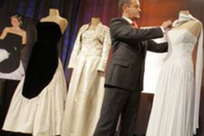 No takers for Diana's dress at Internet auction