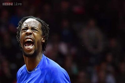 Davis Cup: Gael Monfils beats Roger Federer as France draw level