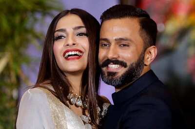 Sonam Kapoor and Anand Ahuja Receive Wishes From Anil, Rhea & Harsh Varrdhan on Wedding Anniversary