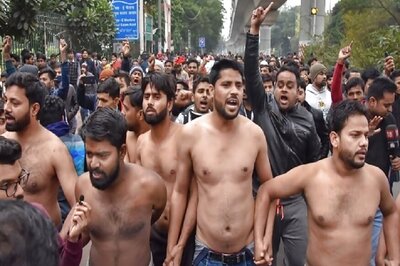 Jamia Students Protest Shirtless in Chilling Winter to Demand Action Against Cops Over Sunday Violence