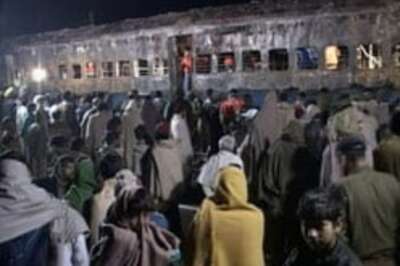 Indians, Pakistanis fight for lives